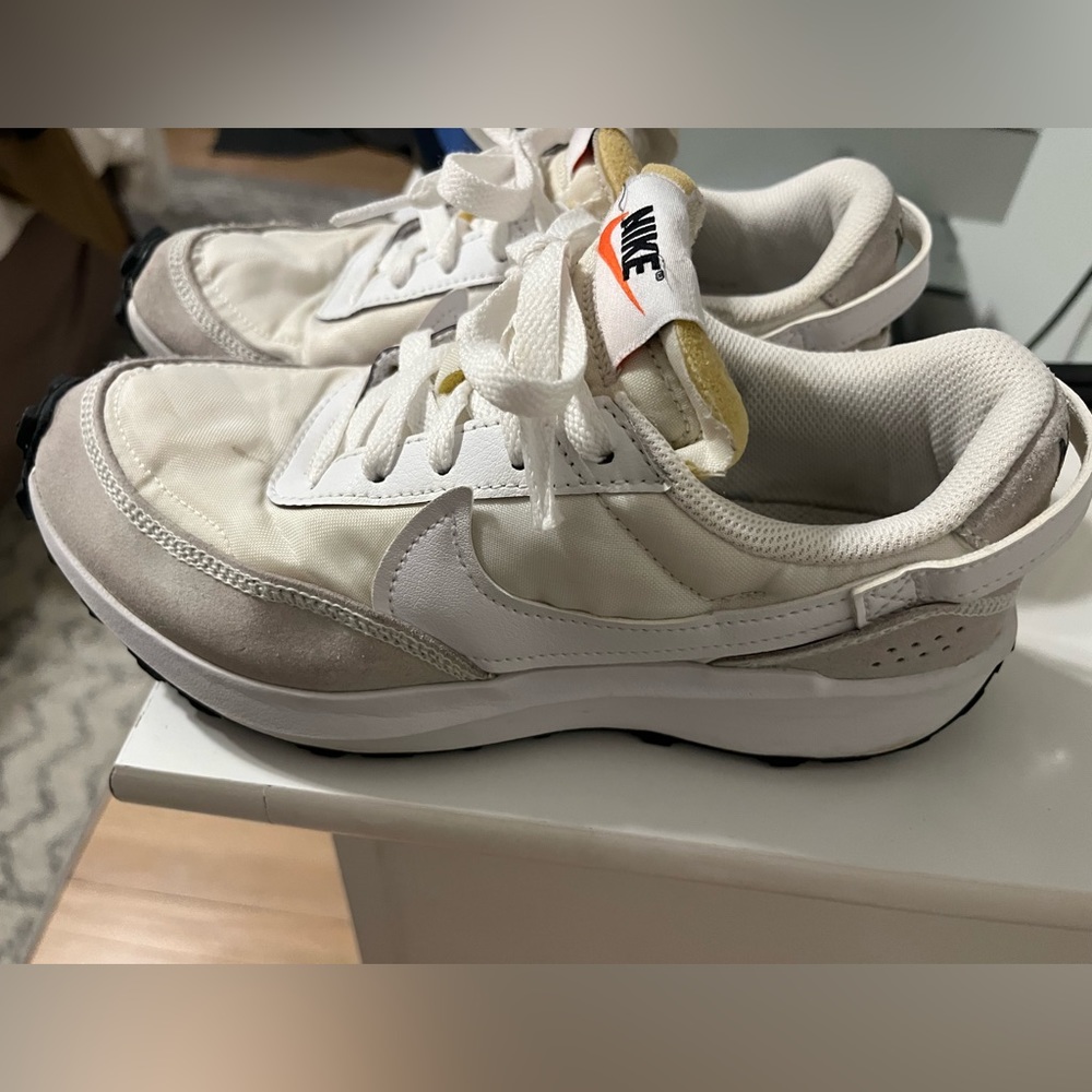 Nike women’s casual sneaker